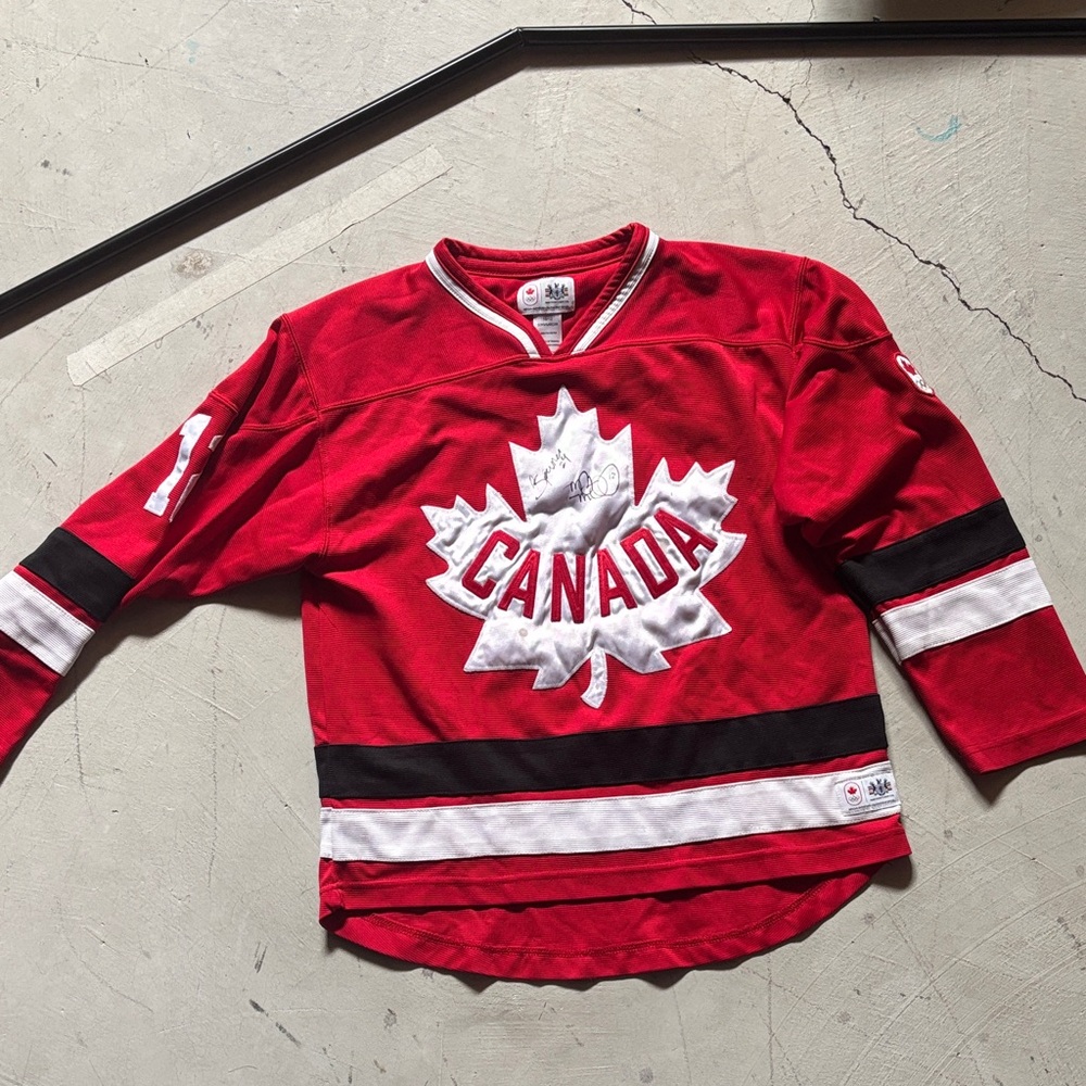 Red Canada Hockey Jersey